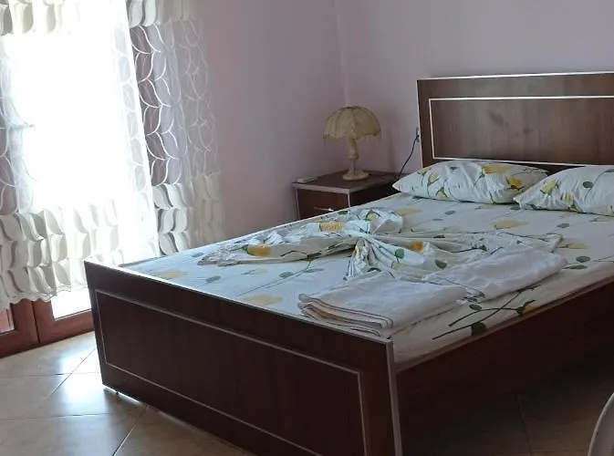 Fatos Biti Pensionat Divjake