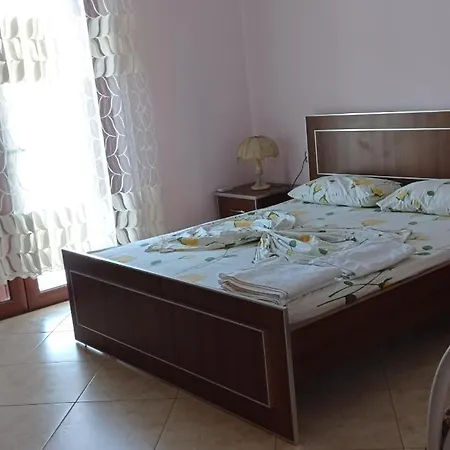 Fatos Biti Guest house Divjake
