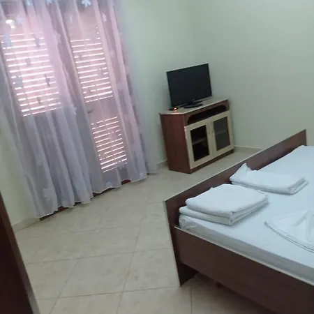 Fatos Biti Guest house Divjake