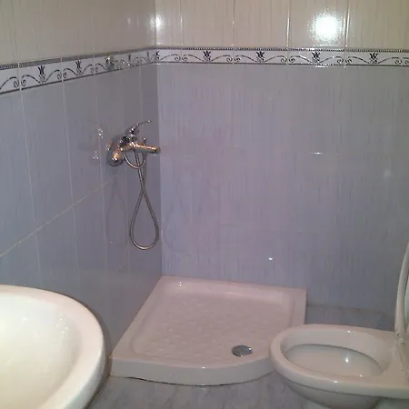 Fatos Biti 4*