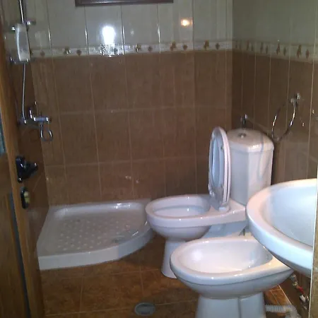 Guest house Fatos Biti *