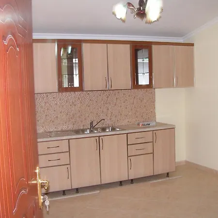 Fatos Biti Konukevi 4*