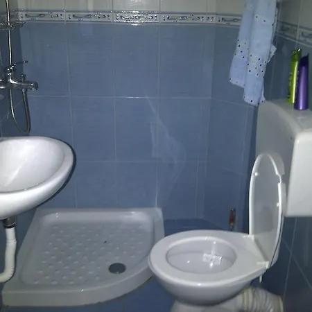 Fatos Biti Konukevi 4*